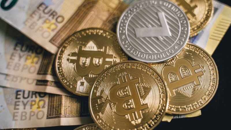 Symboldbild Bitcoin & Krypto: Steueränderungen 2025