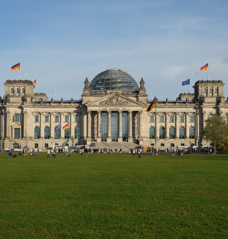 Symboldbild Bundestag beschließt Investitionspaket